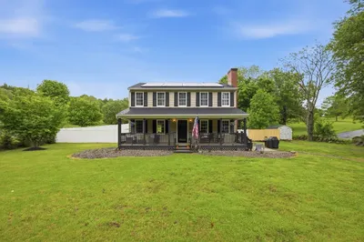 308 Brimfield Rd 1