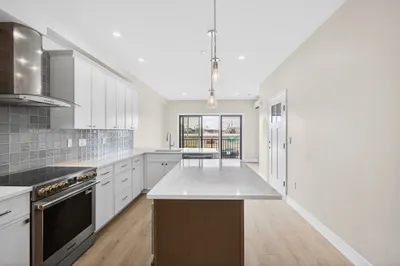 16 Northend Blvd #1 1