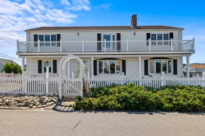 279 Standish St 1