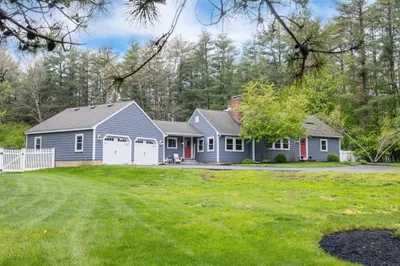 26 Roundtop Rd