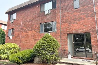 24 Faxon St #4 1