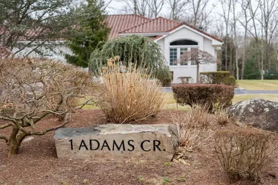 1 Adams Cir 1
