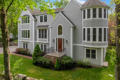10 Heritage Ln 1