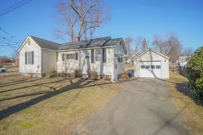 27 Fairview St 1