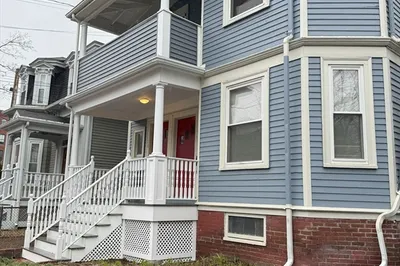 18 Walden St #18