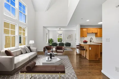 19 Russell Pl #19 1