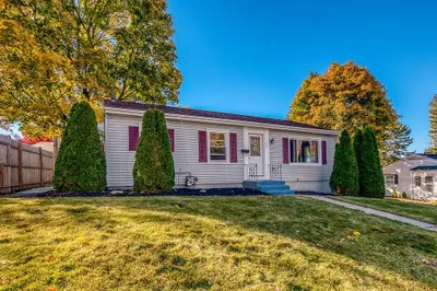 135 Marshall Rd 1