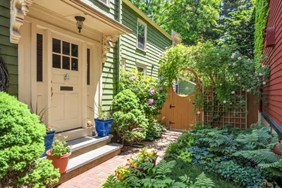 12 Salem St 1