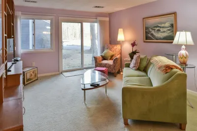 400 Colonial Drive #11