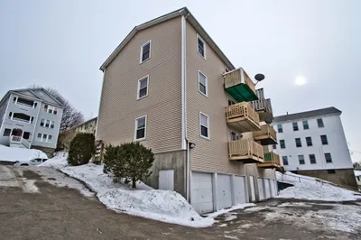 172 Perry Ave #2B