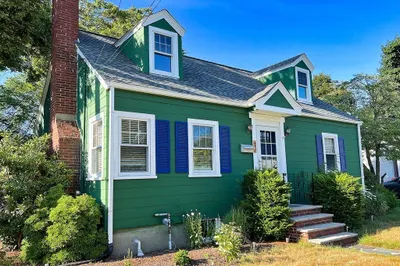 427 William St