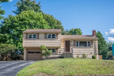 21 Debra Ln 1