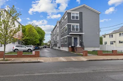 170 Bradford St #2 1