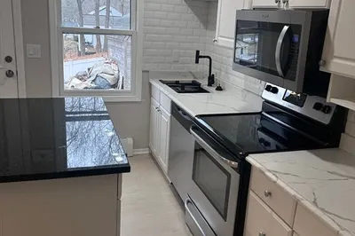 17 Institute St #17 1