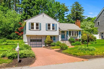 15 Pleasant St 1