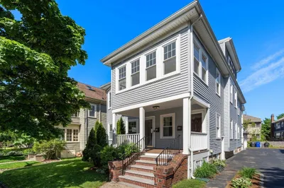 110 Medford St #110 1
