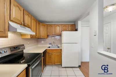 10 Coffey St #8 1