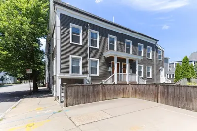 327-329 Hurley St #2 1