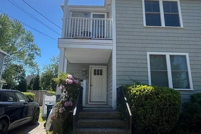 18 Silver LAke #A