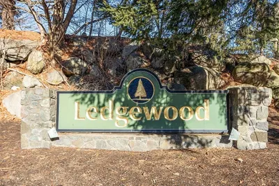 2 Ledgewood Way #1A 1