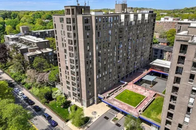 77 Pond Ave #1202