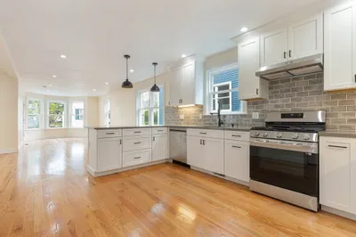 48 West Tremlett St #1