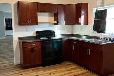 28 Mechanic St 1