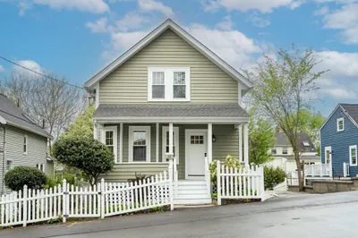 20 Riverview St 1