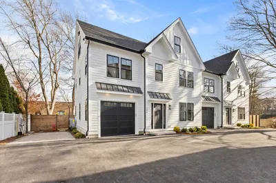 10 Webber Avenue #201
