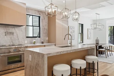 9 Mt Auburn St 1