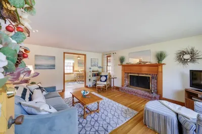 19 Standish Way 1