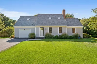 21 Minnetuxet Way