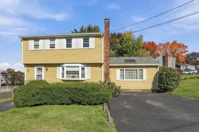 6 Exeter Dr 1