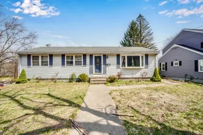 123 Fletcher St 1