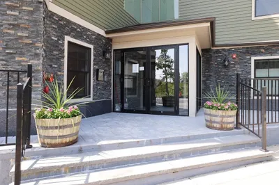 18 Robert Street #3
