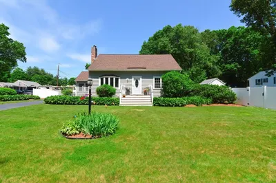 37 Willard St