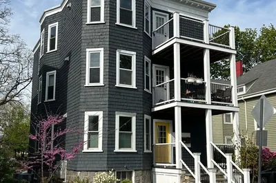 27 Armandine St #2