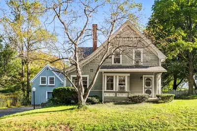 161 Pleasant St 1