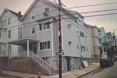 509 Division St 1