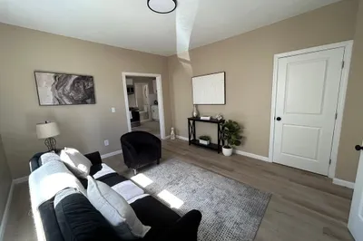 52 Osgood St #1 1
