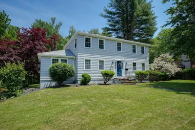9 Lowry Road 1
