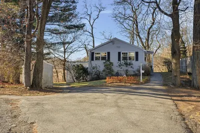 11 Larchmont Street 1