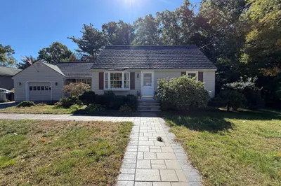 84 Nancy Ave 1