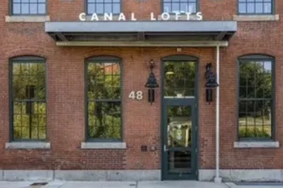 48 Water St #303 1