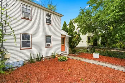 127 Sunnyside Ave 1