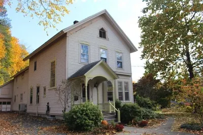 127 Main St