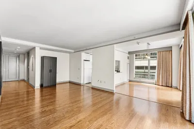 3 Avery St #404