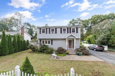 182 Town St