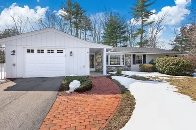 16 Bayberry Ln
