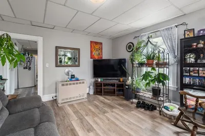 34 Esther St #2 1